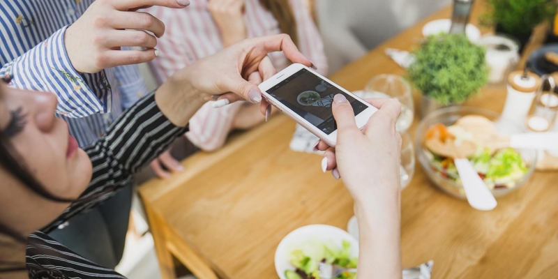Using your Customers Content on Social Media to Increase Engagement in Your Restaurant